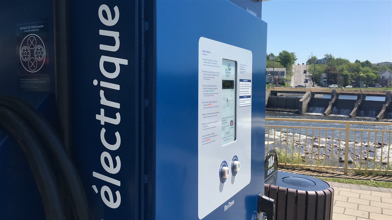 Borne de recharge pour voitures électriques à Matane