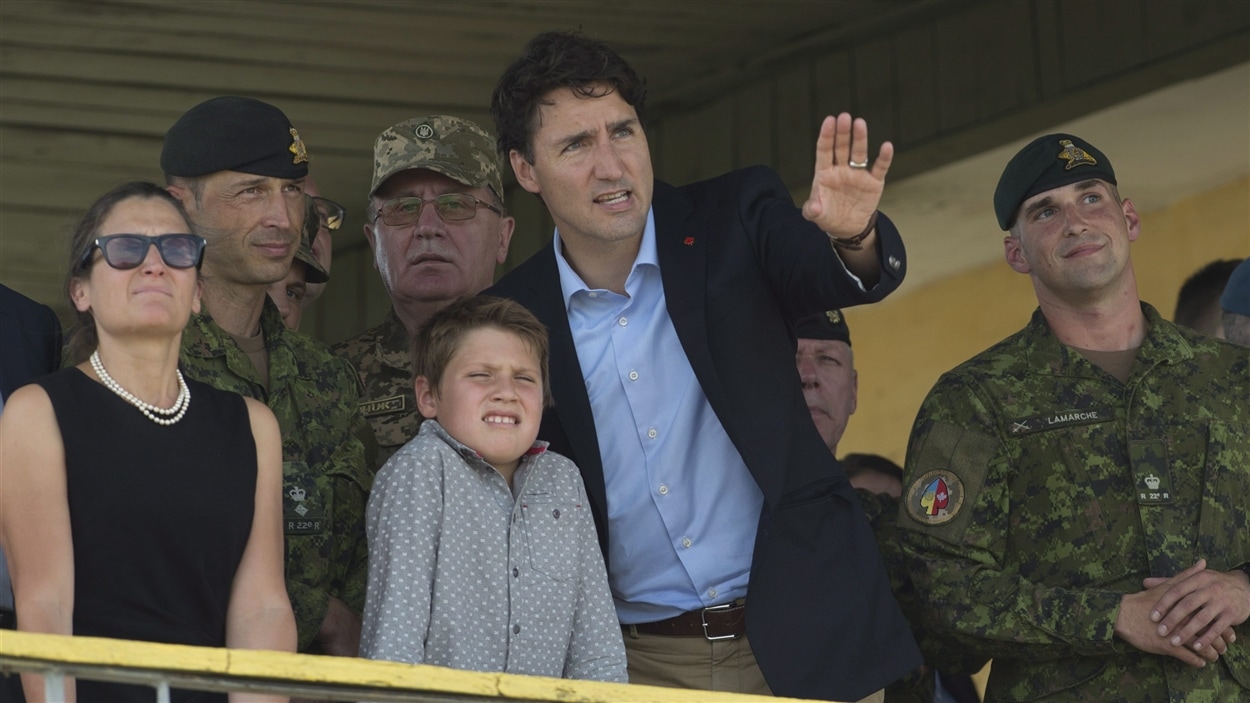 Justin Trudeau avec son fils Xavier et la ministre Chrystia Freeland