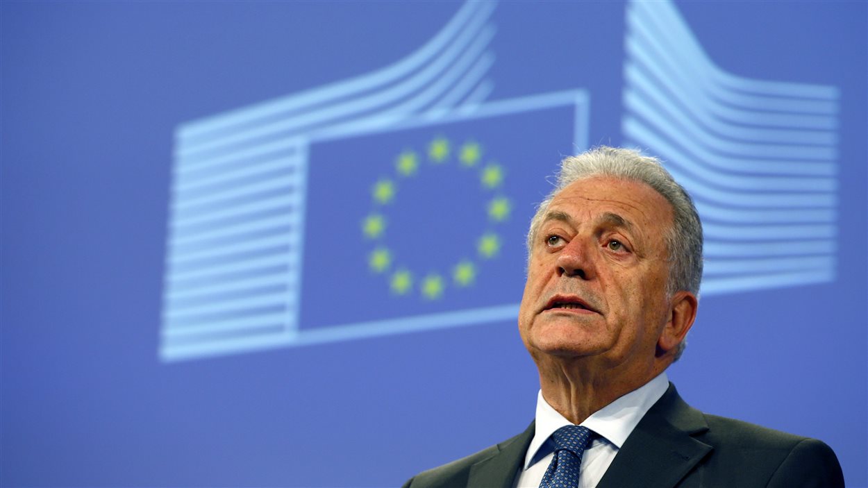 Le commissaire européen à la Migration et aux Affaires intérieures, Dimitris Avramopoulos, lors d'une conférence de presse