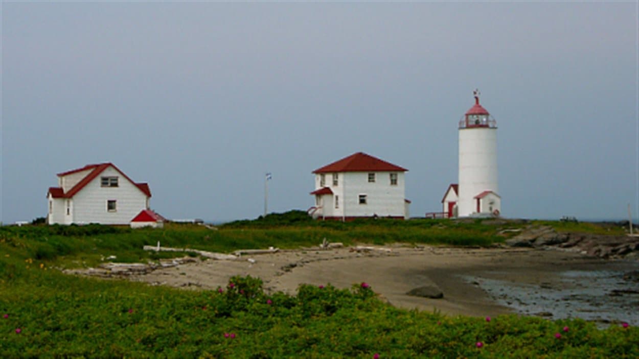 NotreDamedesSeptDouleurs devient propriétaire du phare de l'ÎleVerte RadioCanada