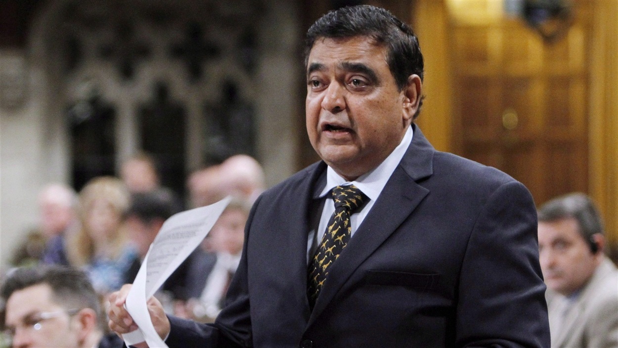 Le député conservateur Deepak Obhrai