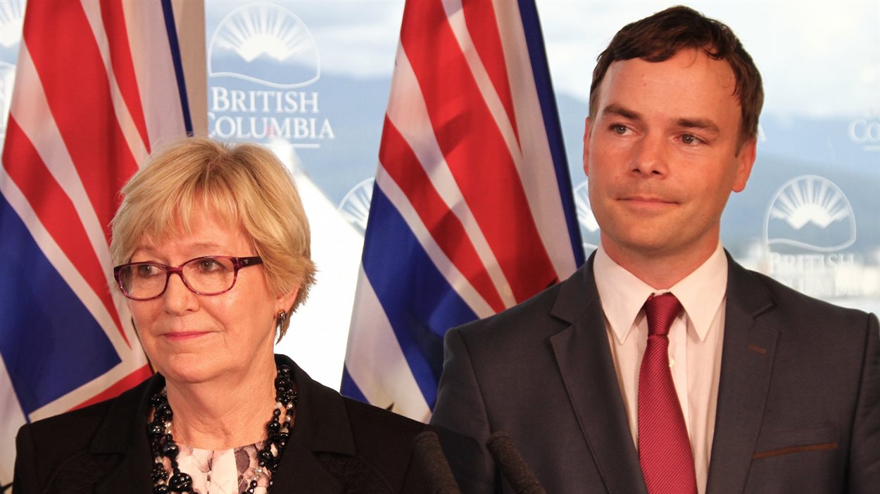La procureure générale Suzanne Anton et le député de Vancouver-West End, Spencer Chandra Herbert.