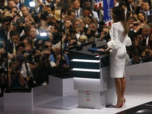 Melania Trump prononçant le discours écrit en partie avec l'aide de Meredith McIver