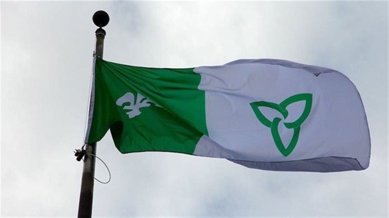 Le drapeau franco-ontarien pourrait bientôt flotter en permanence à Sarnia (archives)