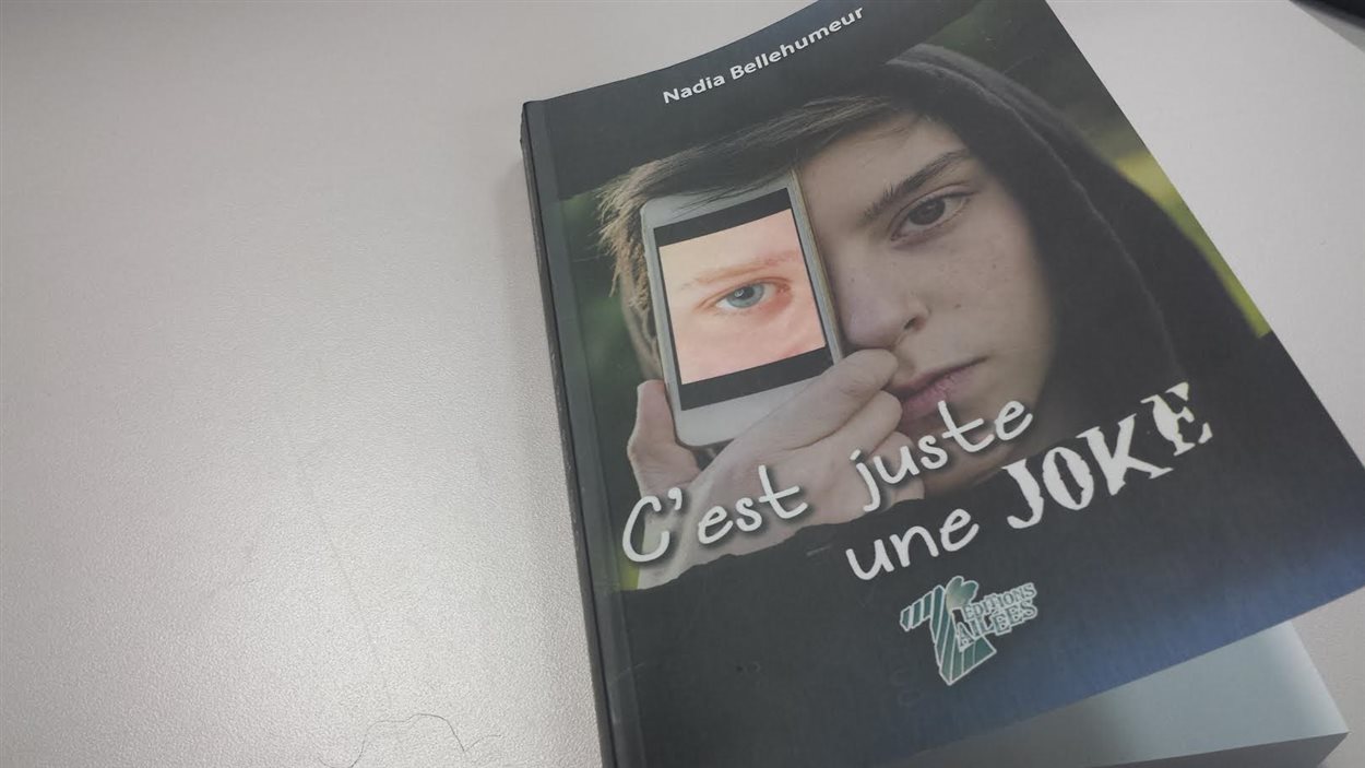 «C'est juste une joke», le troisième roman de l'auteure de St-Eugène-de-Guigues, Nadia Bellehumeur paru en mai aux Édition Les Z'ailées.