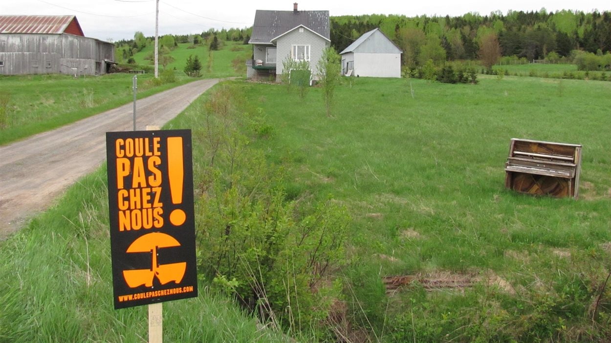 Le mouvement Stop-Oléoduc Kamouraska demande aux citoyens d'afficher des pancartes.