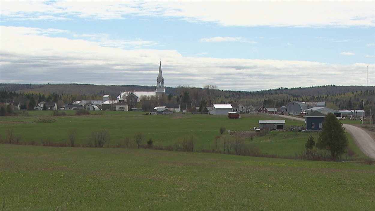 Le maire de SaintDamase veut défendre sa Caisse populaire RadioCanada
