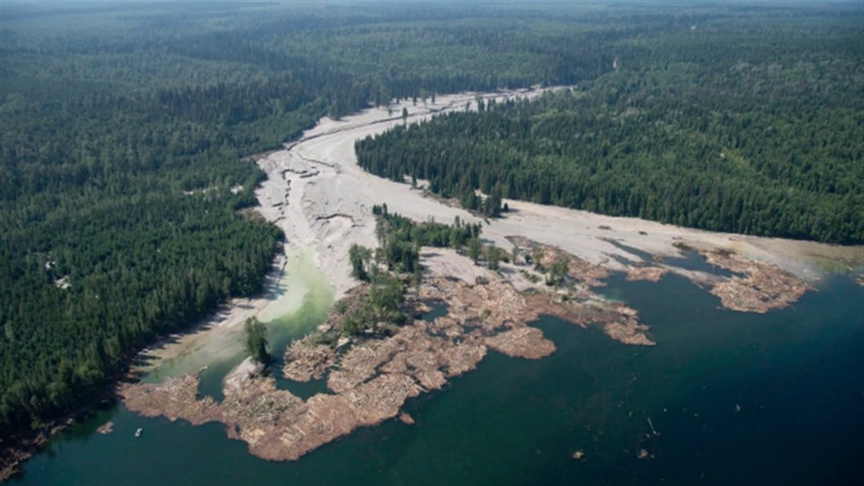 Le déversement d'eaux usées en août 2014 de la mine du Mount Polley en Colombie-Britannique   