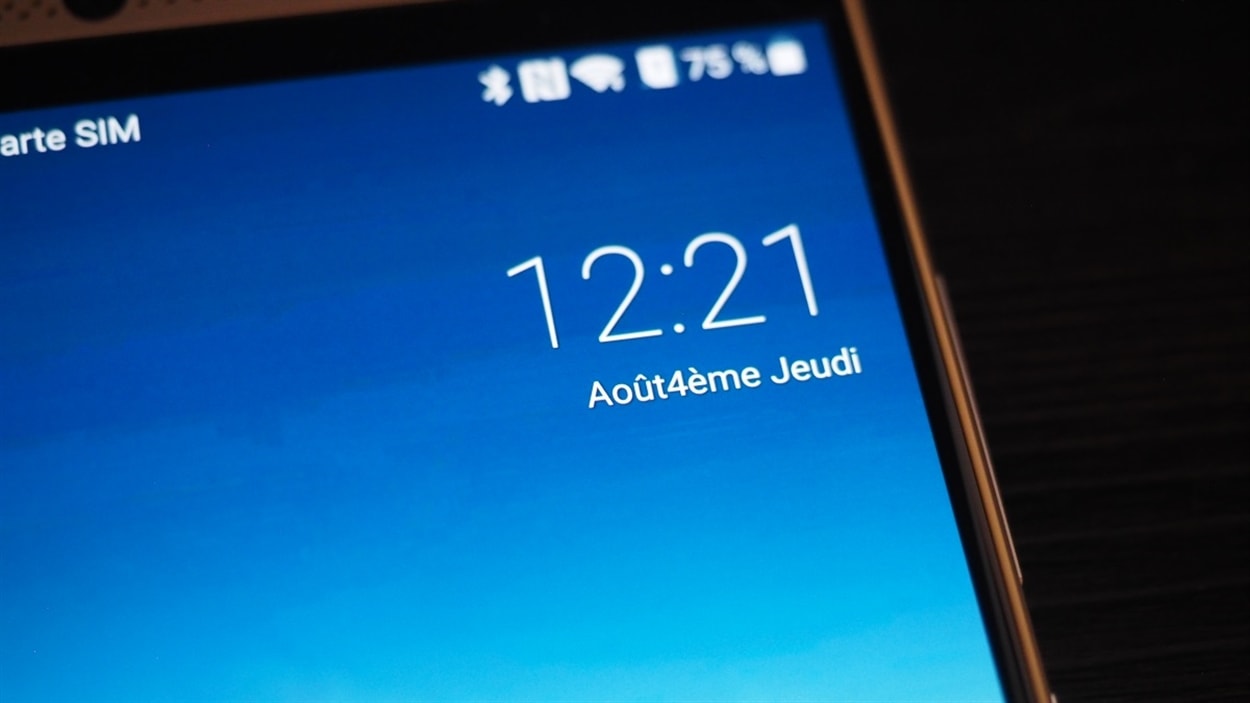 Les traductions francophones du ZTE Axon 7 sont parfois boiteuses.