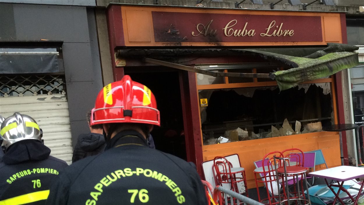 L'incendie a complètement détruit le bar.