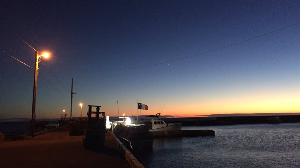 C'est le premier jour de la pêche au homard au quai de Grand-Barachois, dans le sud-est du Nouveau-Brunswick
