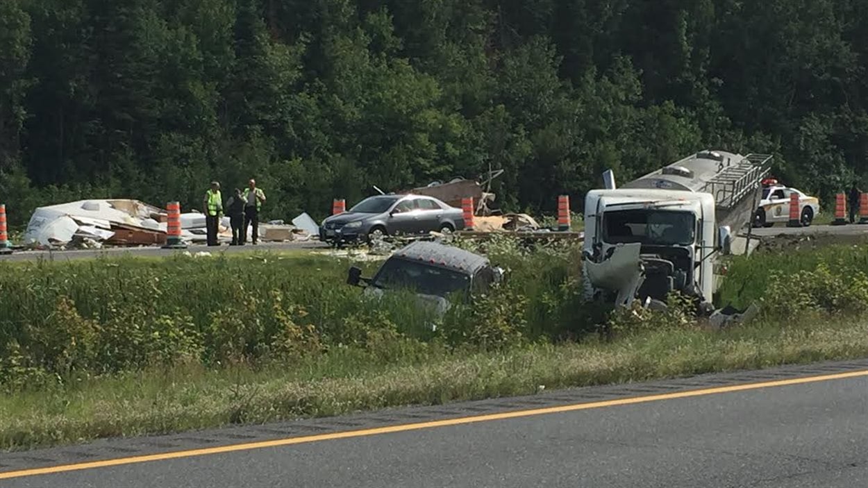 Un accident est survenu mardi après-midi sur l'autoroute 20 dans le secteur de Daveluyville.