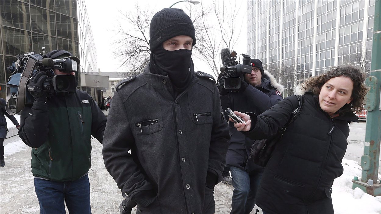 Aaron Driver se présente au palais de justice de Winnipeg en 2016