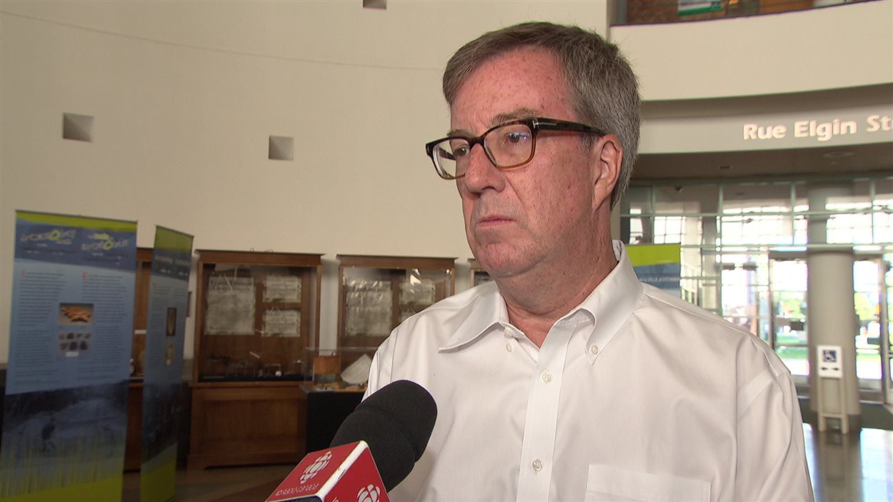 Le maire d'Ottawa est préoccupé, mais estime que sa ville est sécuritaire.