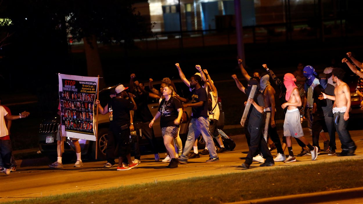 Des manifestants ont pris la rue à Milwaukee, dans le Wisconsin, pour protester contre la mort de Syville Smith.
