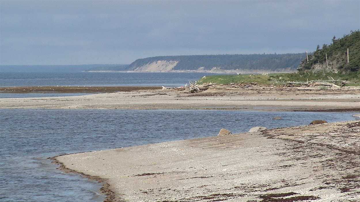 La nature et l'insularité d'Anticosti sont bien présentes.