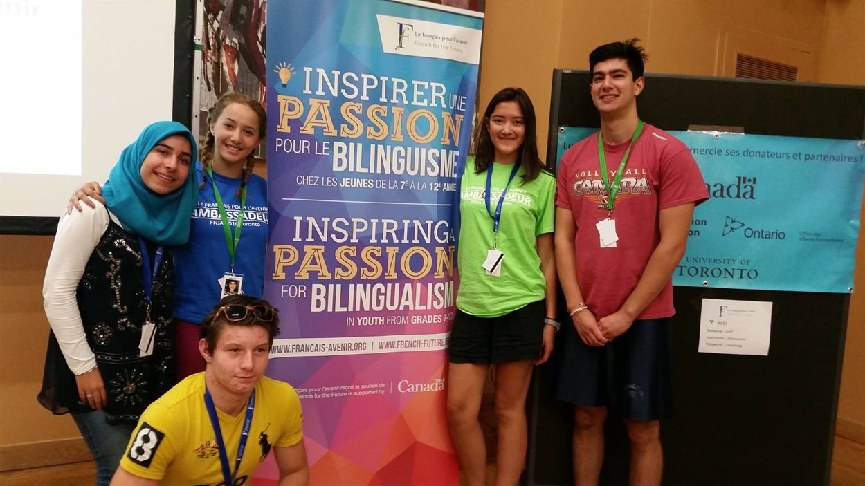 25 jeunes de partout au pays sont à Toronto pour participer au Forum national des jeunes ambassadeurs