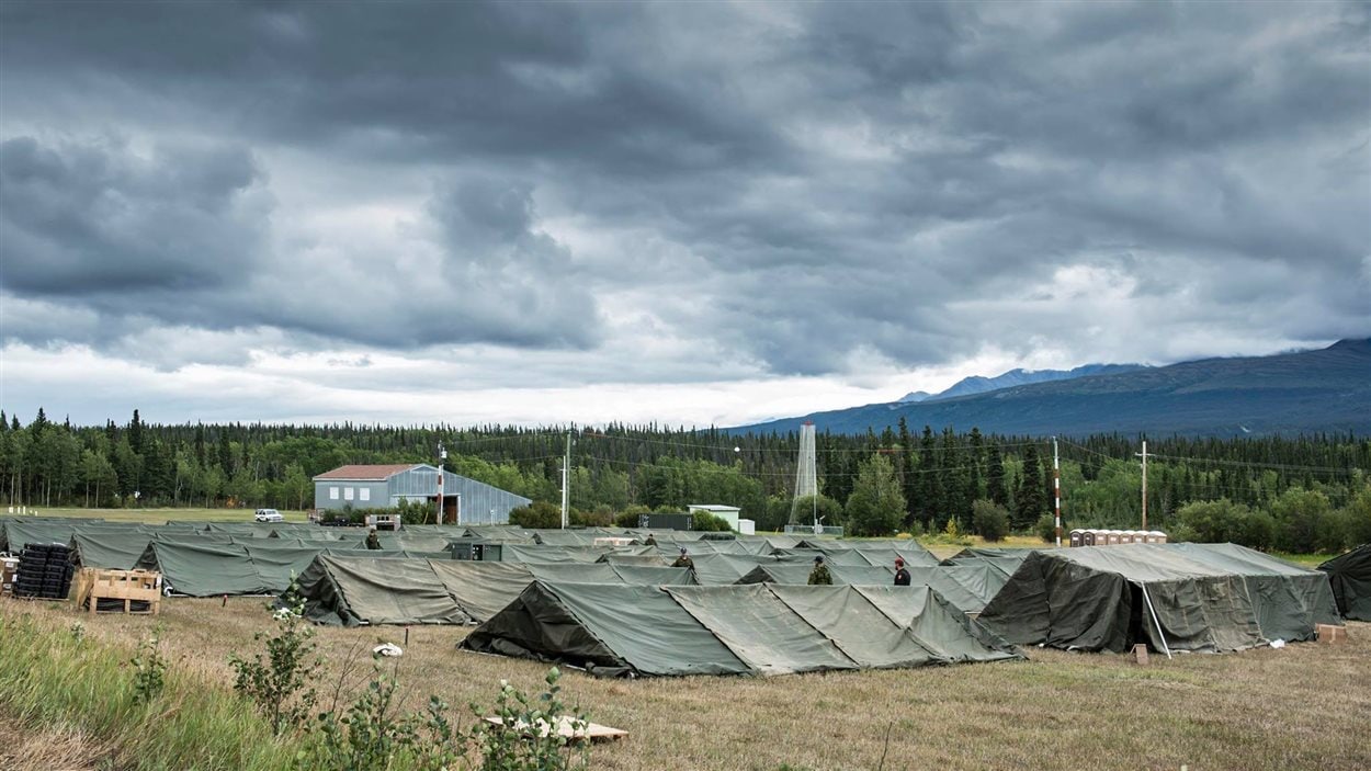 tentes d'un camps militaire