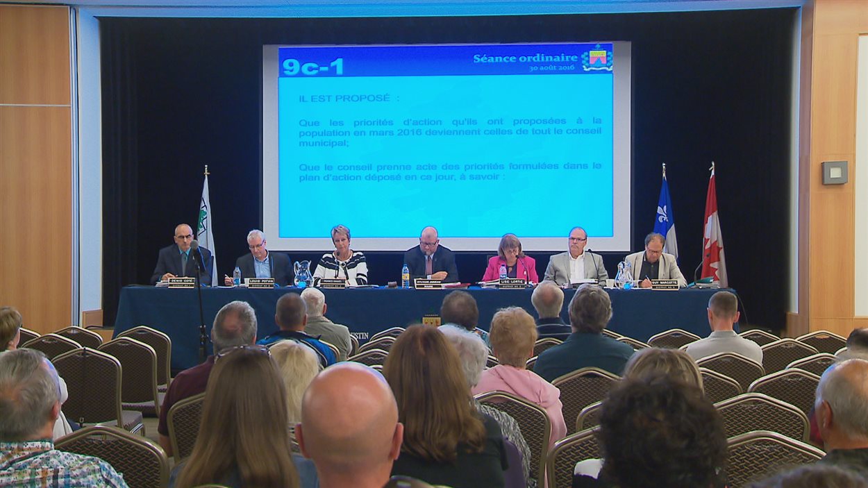 Le maire Juneau a dévoilé la décision du MAMOT, mardi soir, au conseil municipal.