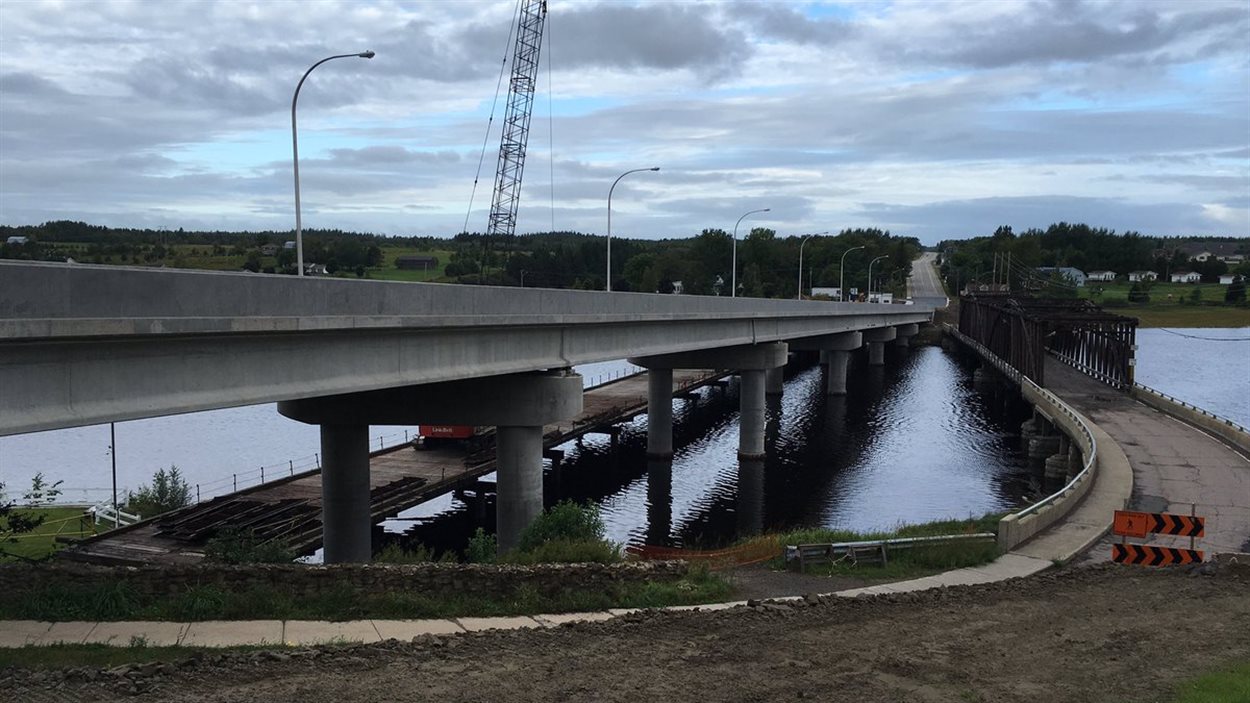 Le nouveau pont de SaintLouisdeKent enchante les résidents Radio