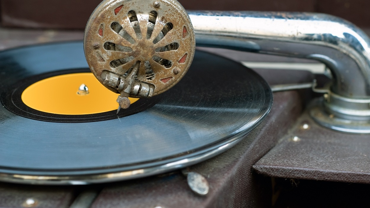 Ecoutez Le Plus Vieux Disque Vinyle Du Monde Radio Canada Ca