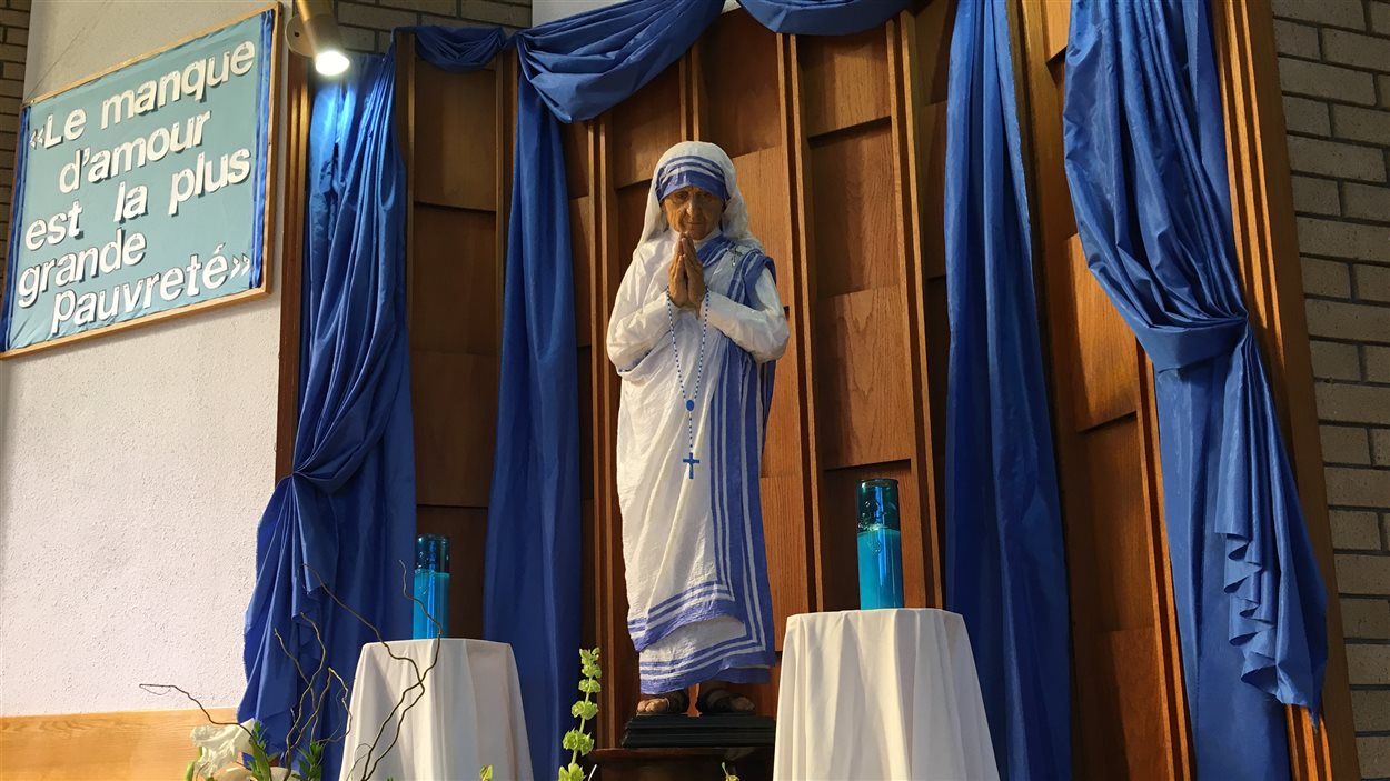 Mère Teresa a été officiellement canonisée sainte Teresa de Calcutta.