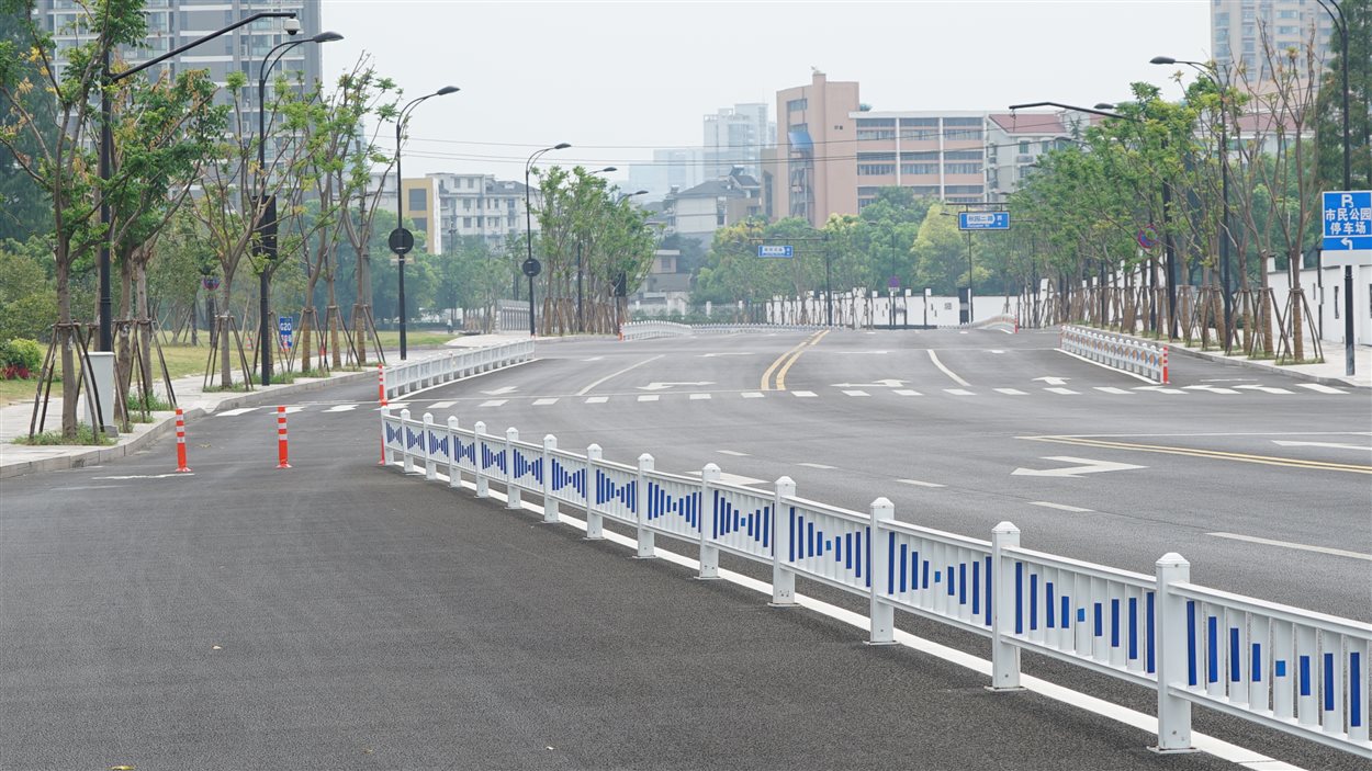 Une des nombreuses rues de Hangzhou qui sont désertes alors que se déroule le sommet du G20. Près de la moitié des 9 millions d'habitants de cette ville ont quitté leur domicile.