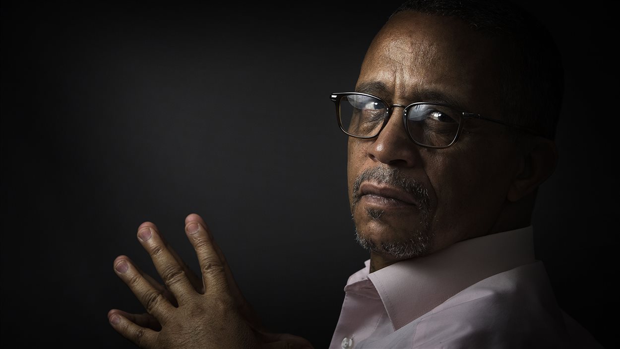 L'auteur algérien Mohammed Moulessehoul, alias Yasmina Khadra