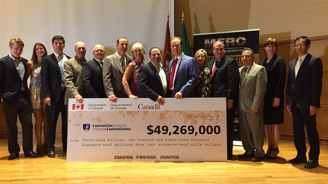 49,2 millions de dollars sont investis par le gouvernement fédéral pour l'École des sciences de la Terre de l'Université Laurentienne à Sudbury.