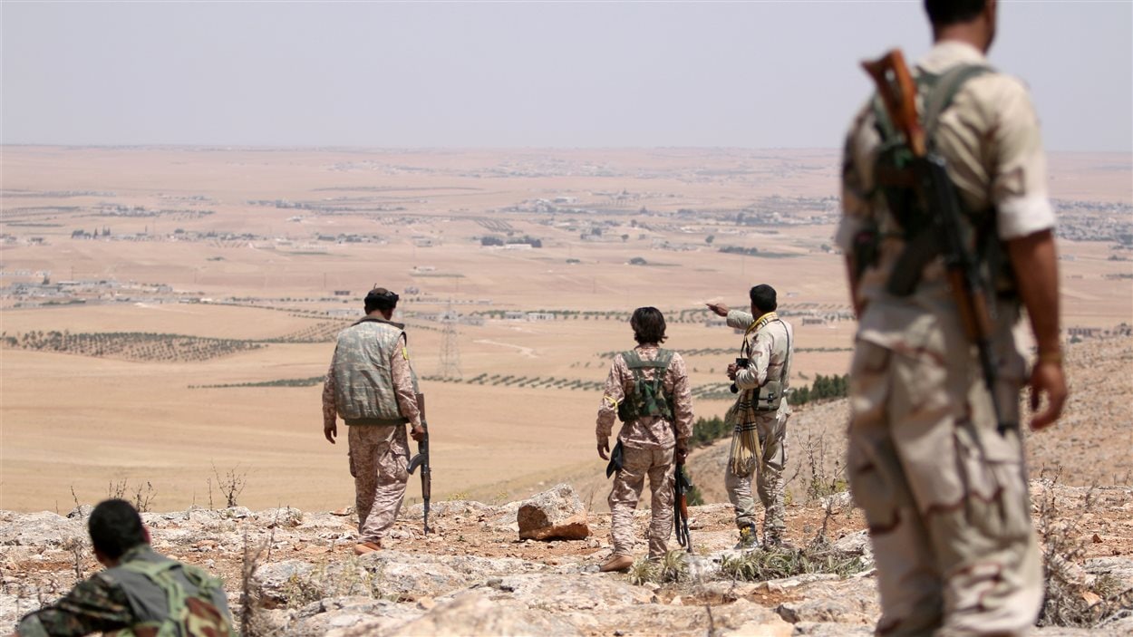 Des soldats kurdes à Manbij