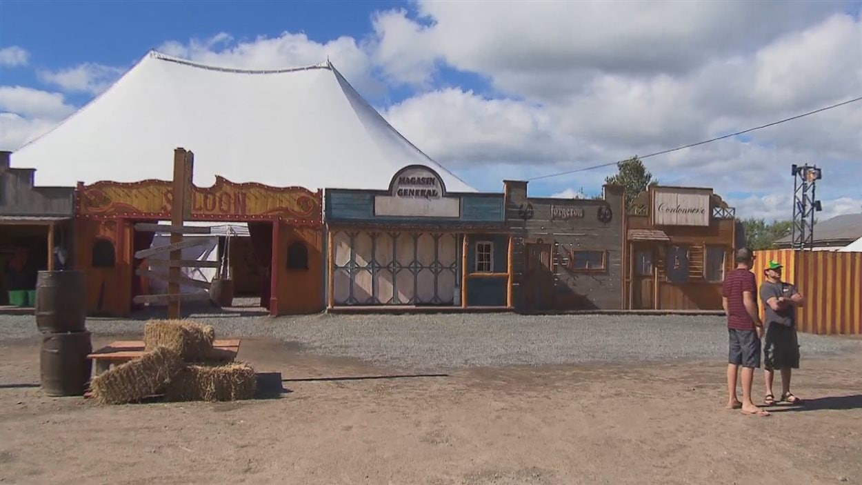 Les visiteurs et les roulottes affluent pour le 49e Festival western de SaintTite RadioCanada Les visiteurs et les roulottes affluent pour le 49e Festival western de SaintTite RadioCanada