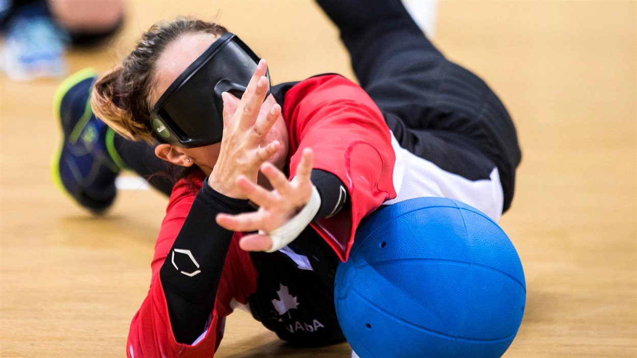 L'équipe canadienne de goalball féminin remporte un premier match.