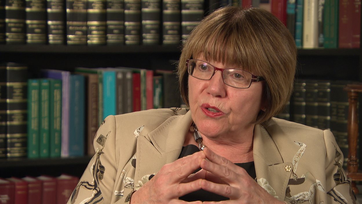 Anne McLellan, présidente du groupe de travail sur la légalisation et la réglementation de la marijuana.