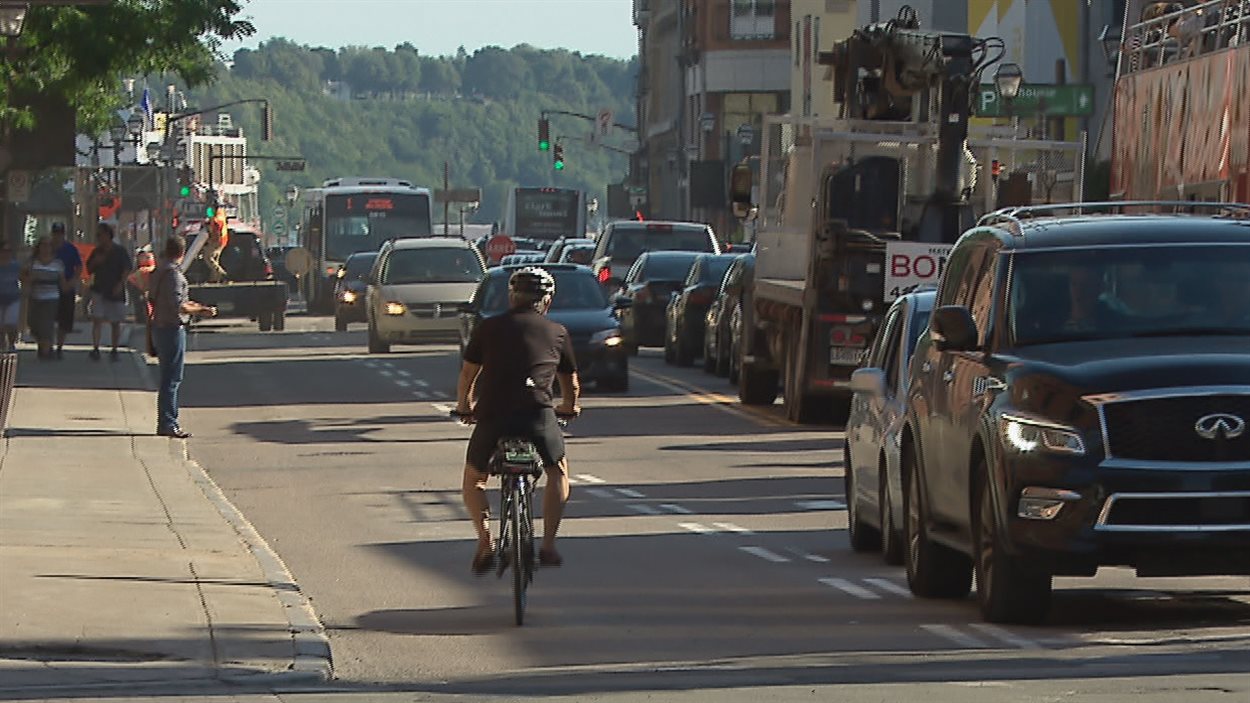 Le retrait de la piste cyclable temporaire sur la rue Dalhousie et la signalisation confuse donne des maux de tête aux cyclistes.