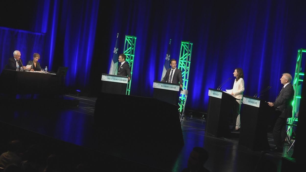 Les candidats dans la course à la direction du Parti québécois se sont réunis pour un deuxième débat officiel dimanche.