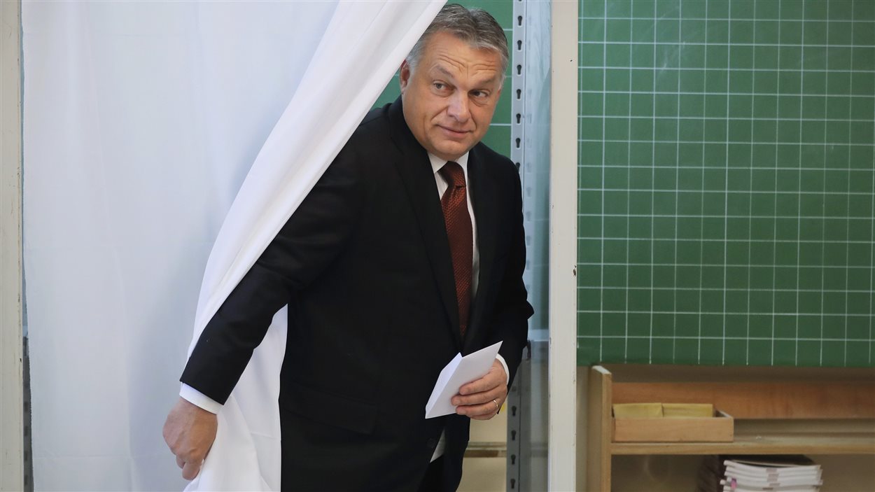 Le premier ministre hongrois Viktor Orban, après avoir voté au référendum sur les migrants, le dimanche 2 octobre 2016.