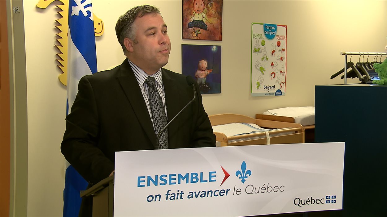 Le ministre de l'Éducation, du Loisir et du Sport, et ministre de la Famille, Sébastien Proulx, a annoncé l'octroi de 20 millions de dollars à la Fondation du Dr Julien dans le cadre d'un partenariat.