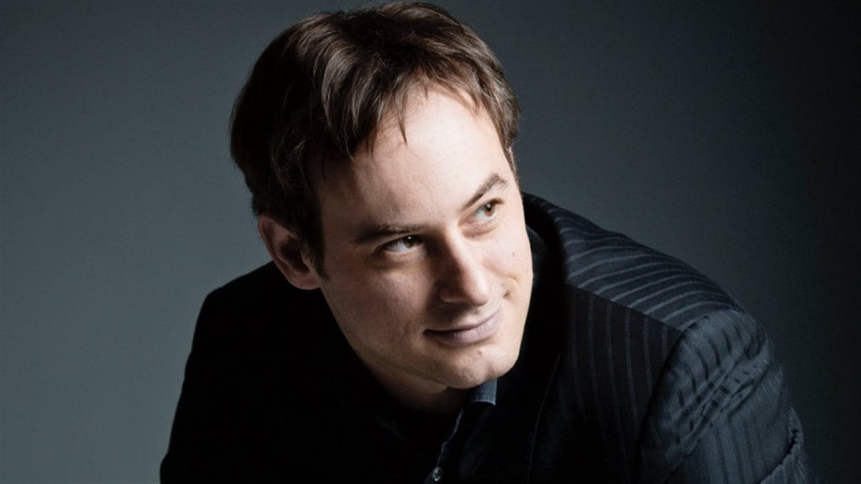 Jonathan Cohen, nouveau directeur musical des Violons du Roy RadioCanada