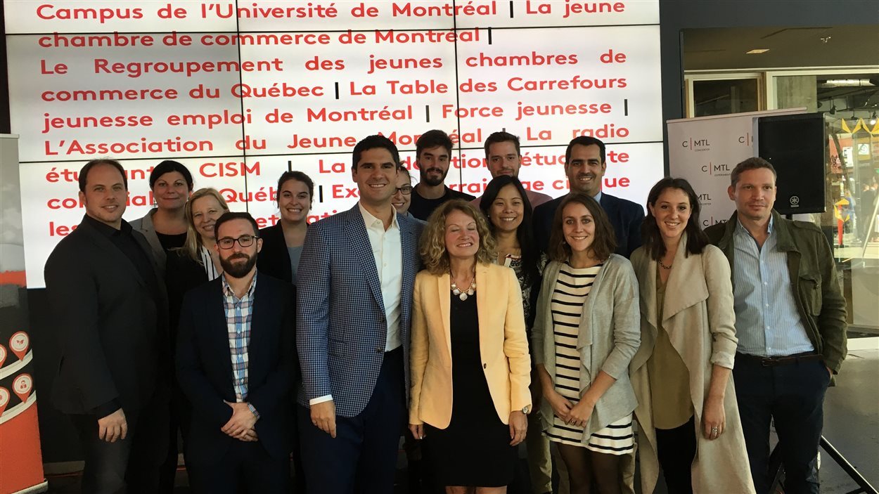 Le conseiller Harout Chitilian et des partenaires d'organismes jeunesse veulent recruter des ambassadeurs jeunesse à Montréal.