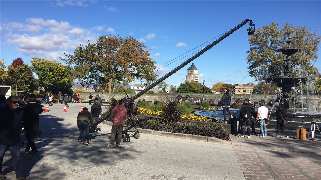 L'équipe de tournage était à l'oeuvre, mercredi, devant le parlement.