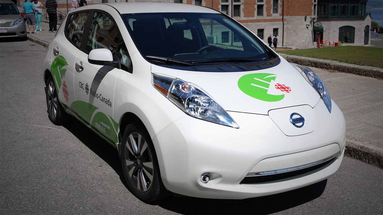 Radio-Canada Québec a fait l'acquisition de deux véhicules électriques de marque Nissan Leaf.