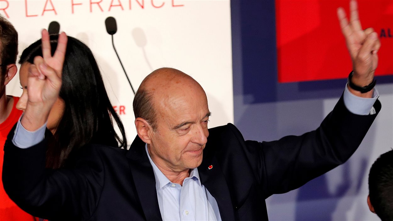 Alain Juppé, lors d'un rassemblement politique, le 8 octobre, à Malakoff, en banlieue de Paris.