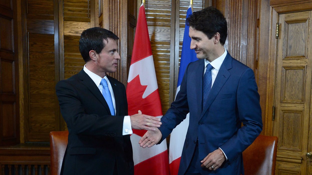 Le premier ministre français Manuel Valls et le premier ministre Justin Trudeau 
