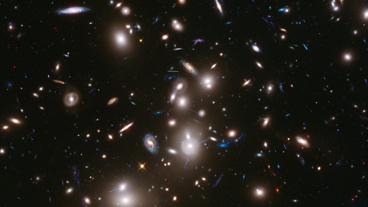 Cette image d'Abell 2744 captée par le télescope spatial Hubble est la plus profonde jamais réalisée d'un amas de galaxies.
