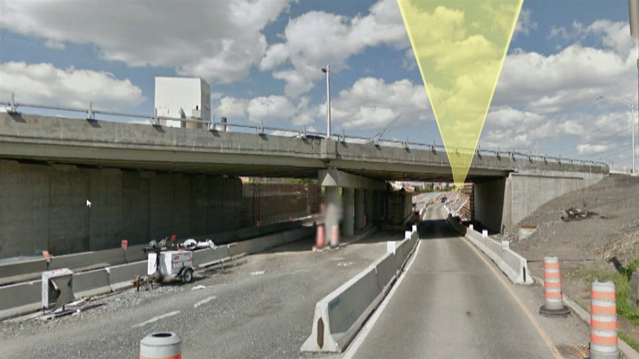 Le viaduc démoli sur l'autoroute 15