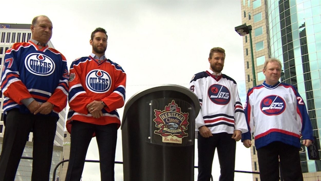 Dévoilement des chandails pour la partie de hockey Classique héritage