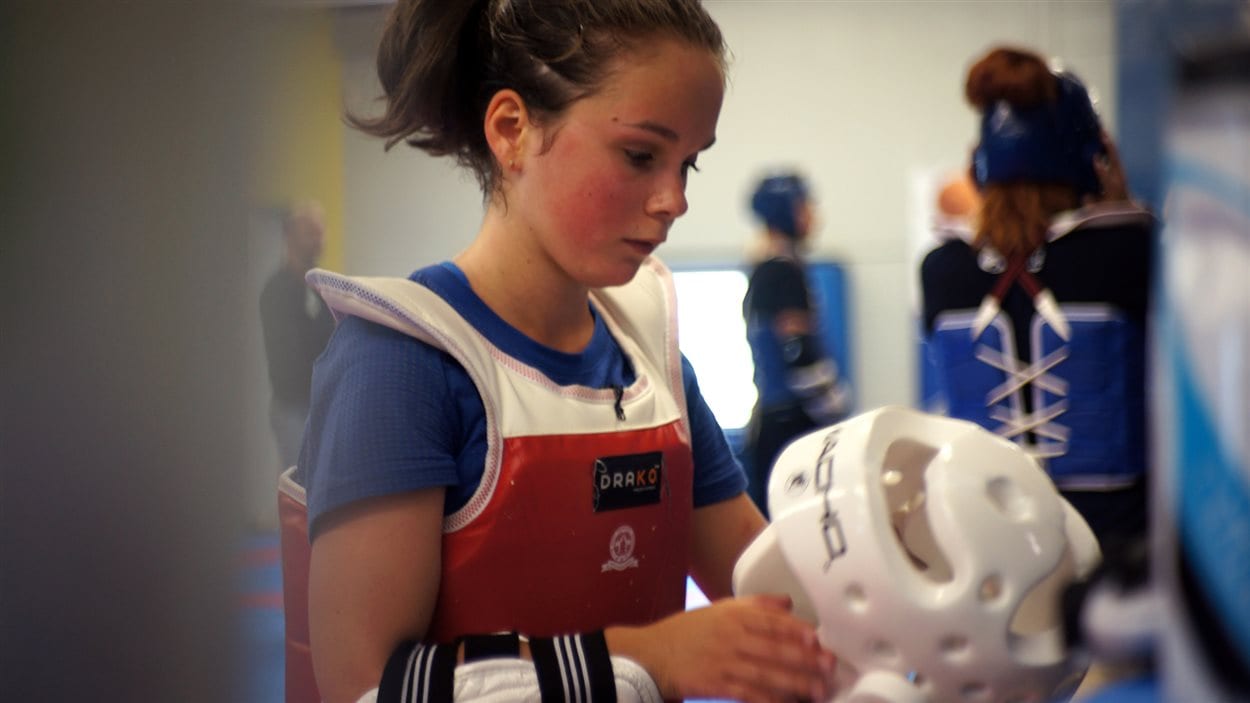 Odélie Boudreau, 13 ans, souffre d'un handicap visuel et pratique le taekwondo.