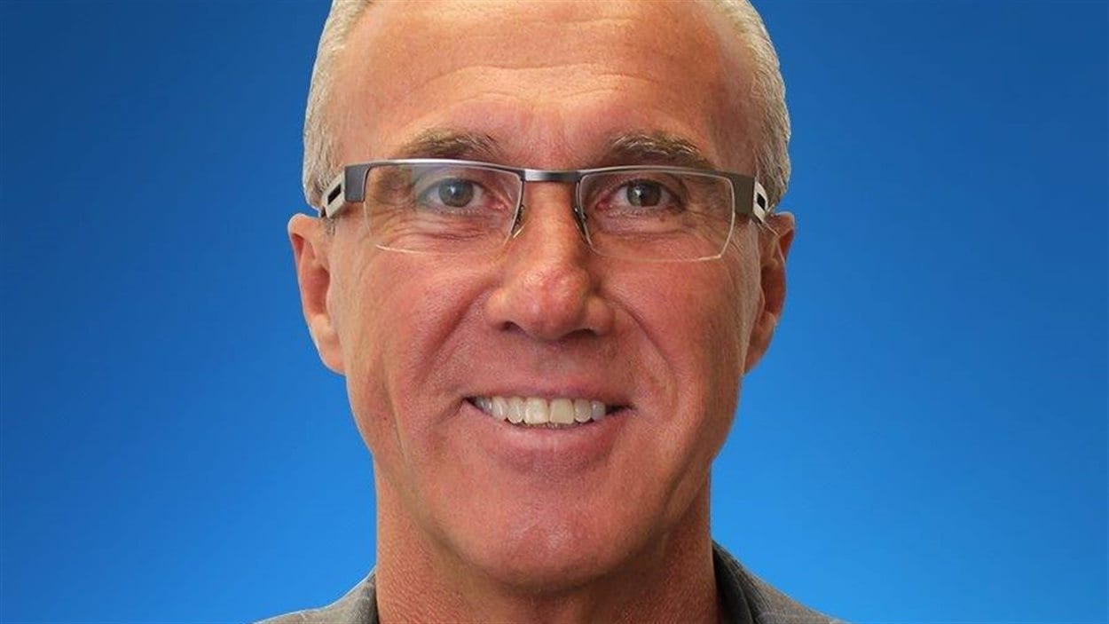 Photo du candidat conservateur, Glen Motz, donné gagnant dans Medicine Hat-Cardston-Warner