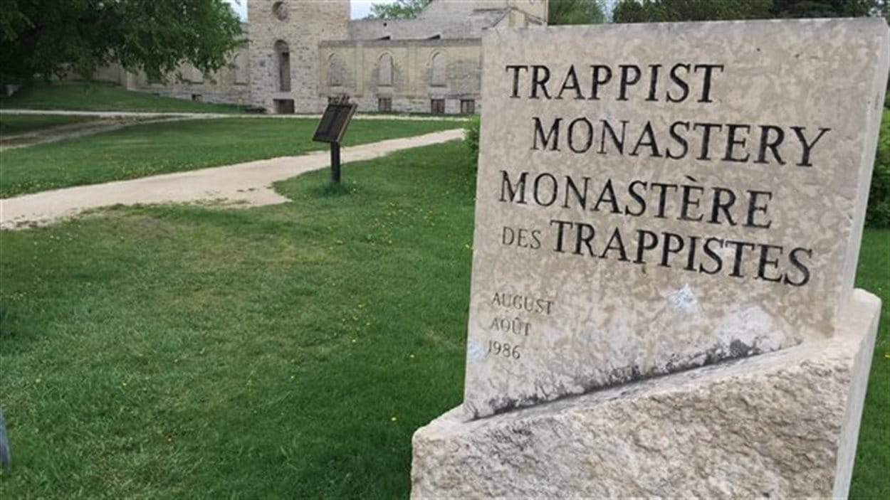 L'entrée du parc provincial des ruines du monastère des trappistes de Saint-Norbert. Un site splendide de deux hectares le long de la rivière La Salle.