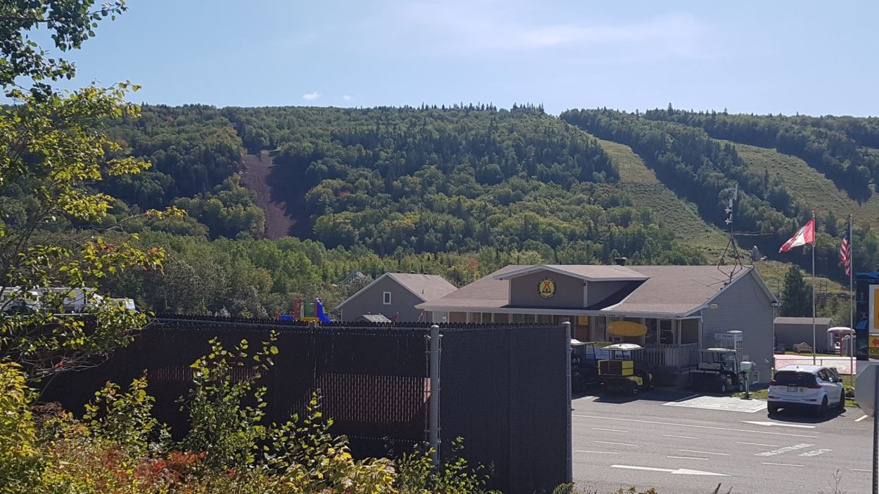 Nouveau téléski au Parc du MontSaintMathieu
